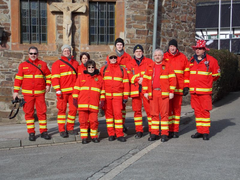 Gruppenfoto am Startpunkt in Hasenfeld